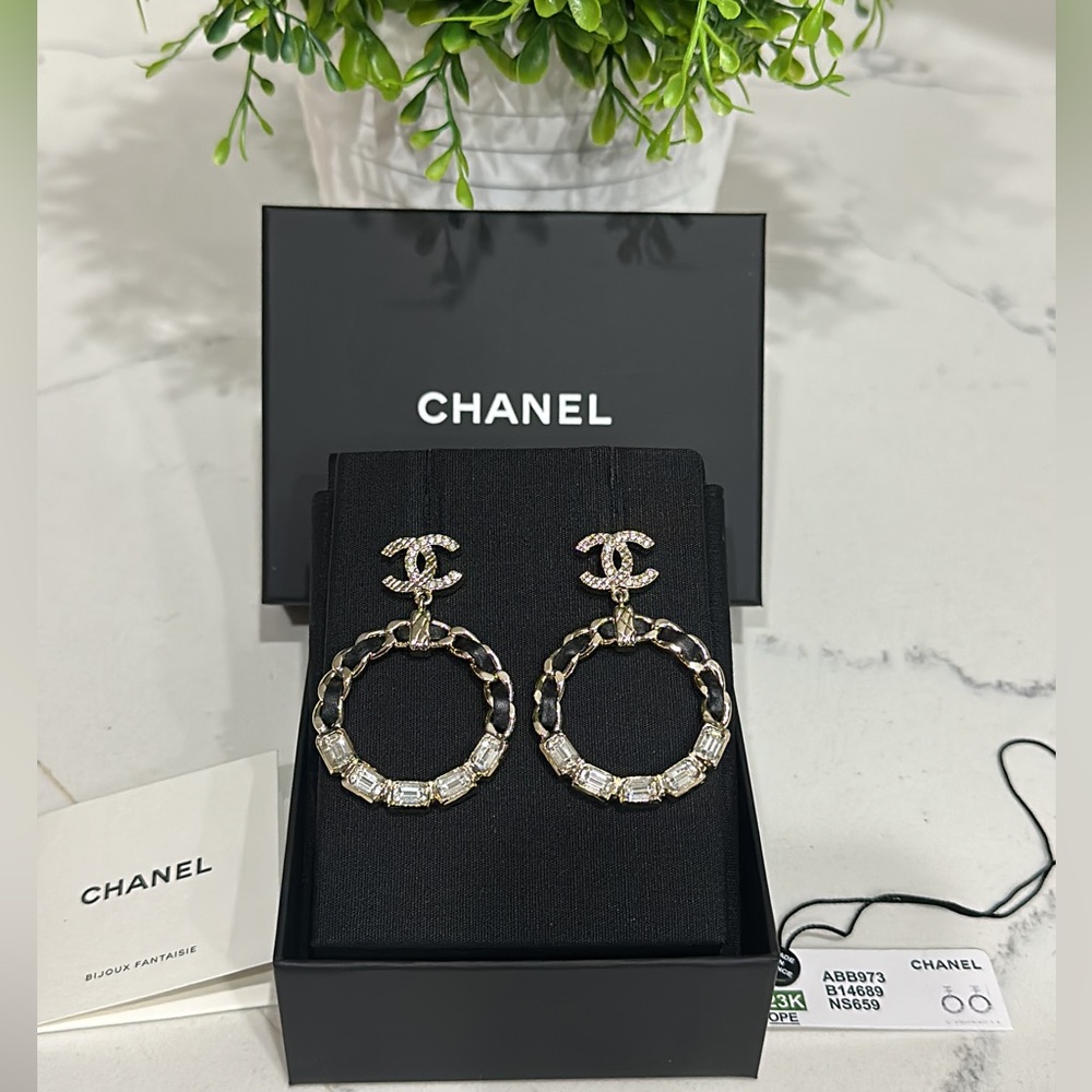 CHANEL 23K Statement Dangle CC Crystal Earrings - Picture 2 of 5